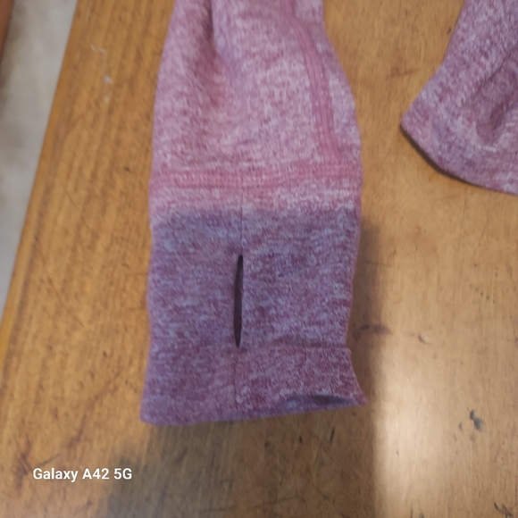 REVA workout top - Picture 5 of 10